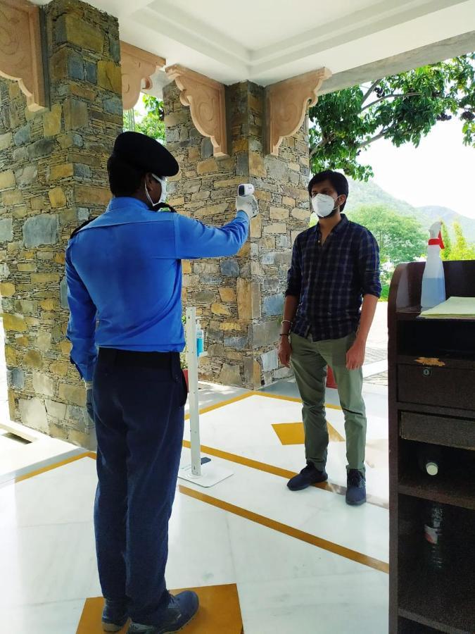 Ramada Udaipur Resort & Spa Buitenkant foto