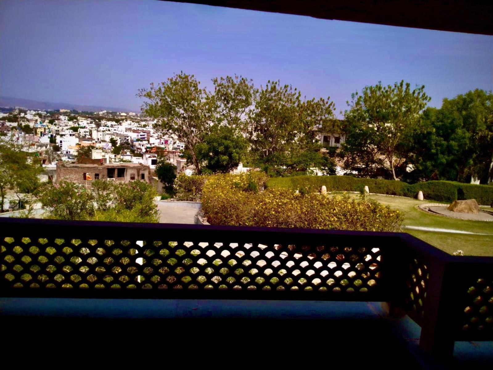Ramada Udaipur Resort & Spa Buitenkant foto