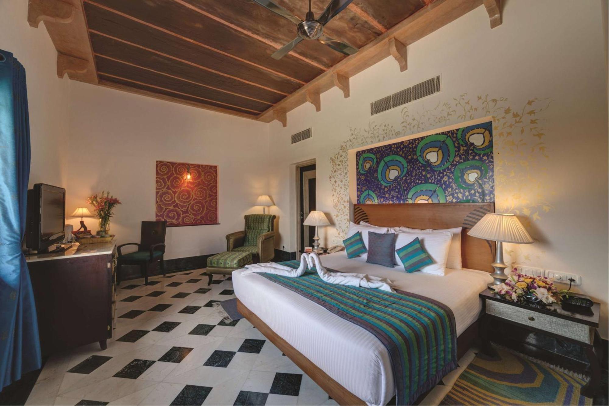 Ramada Udaipur Resort & Spa Buitenkant foto