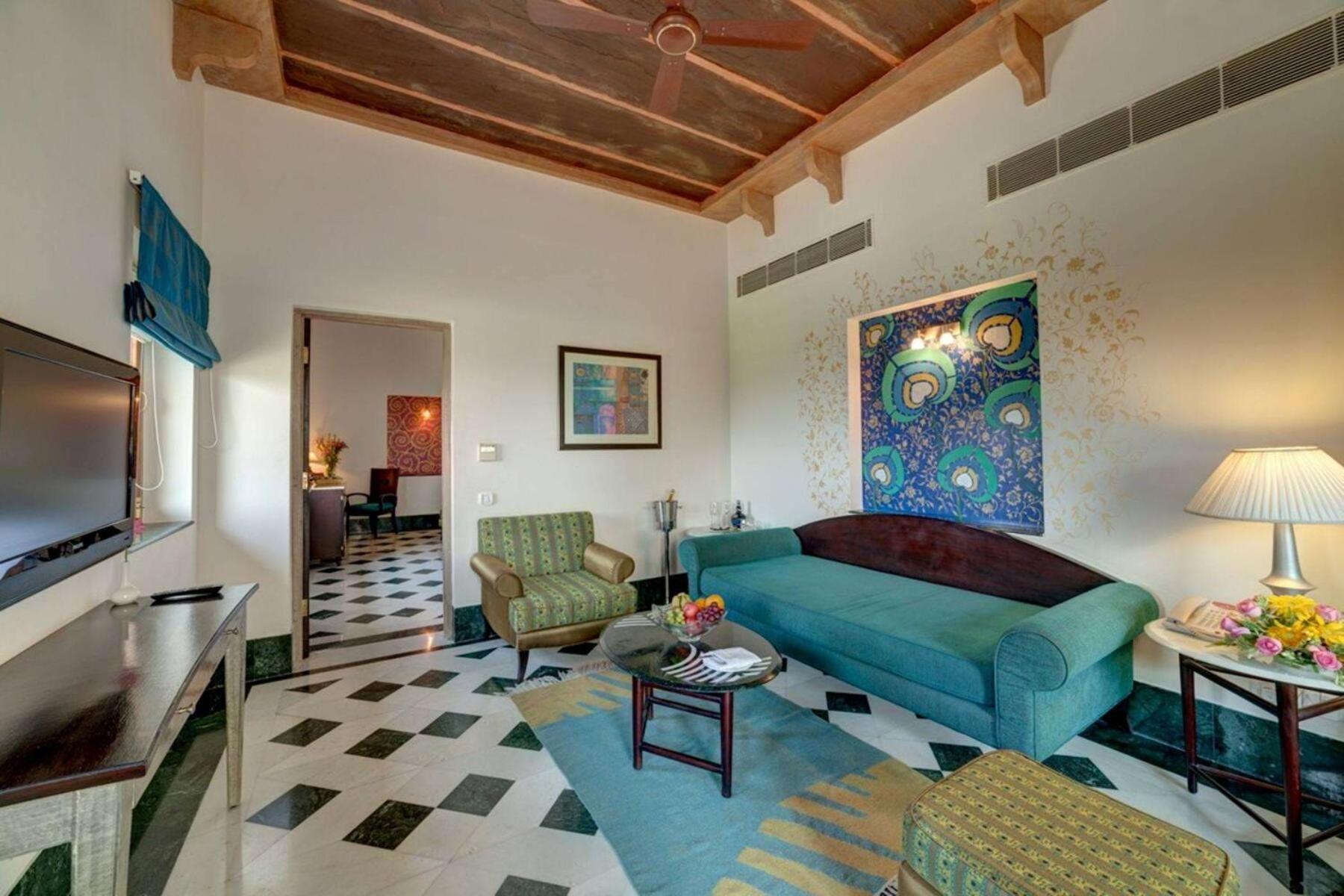 Ramada Udaipur Resort & Spa Buitenkant foto