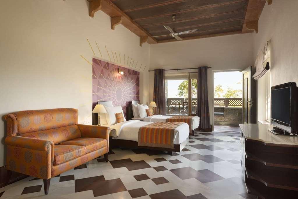 Ramada Udaipur Resort & Spa Kamer foto