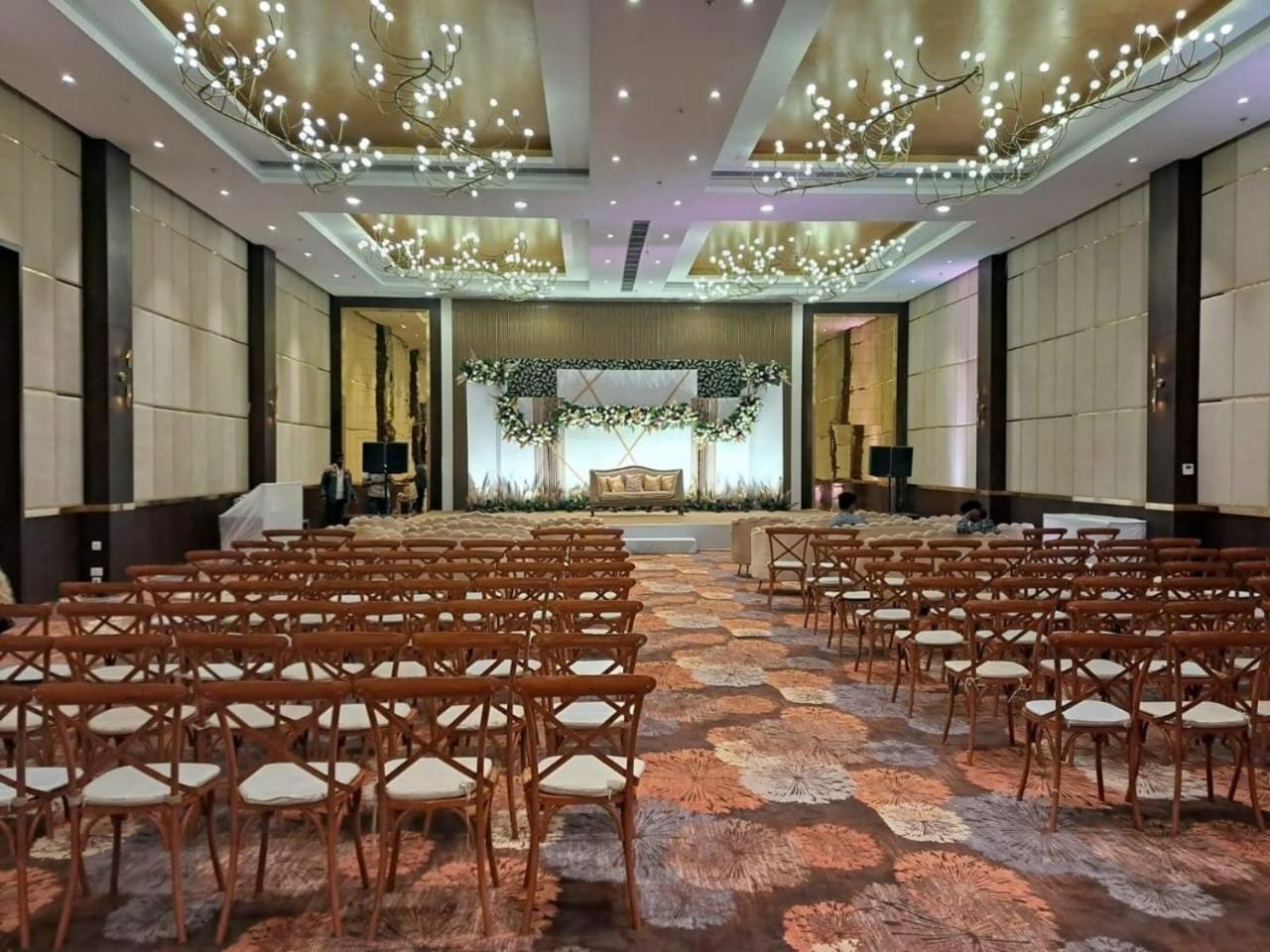Ramada Udaipur Resort & Spa Buitenkant foto