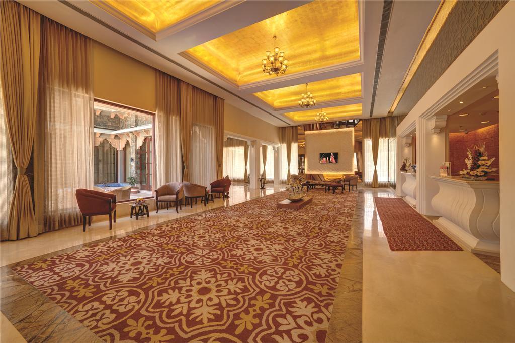 Ramada Udaipur Resort & Spa Buitenkant foto