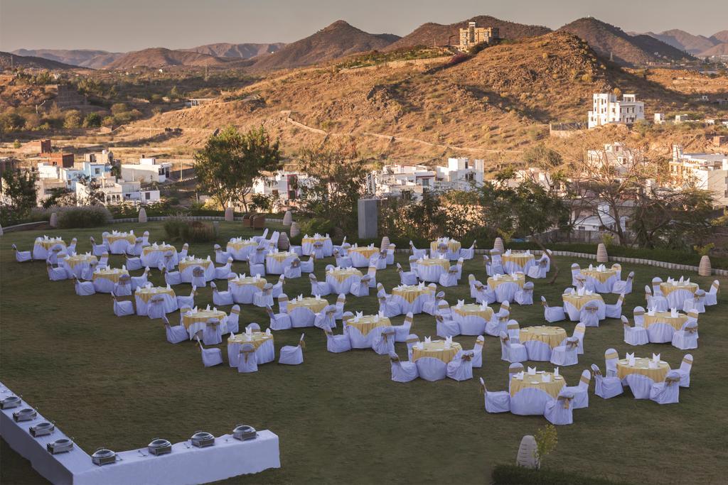 Ramada Udaipur Resort & Spa Buitenkant foto