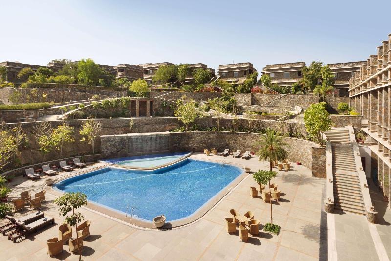 Ramada Udaipur Resort & Spa Buitenkant foto