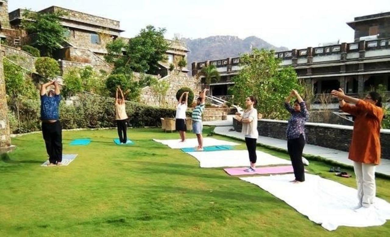 Ramada Udaipur Resort & Spa Buitenkant foto